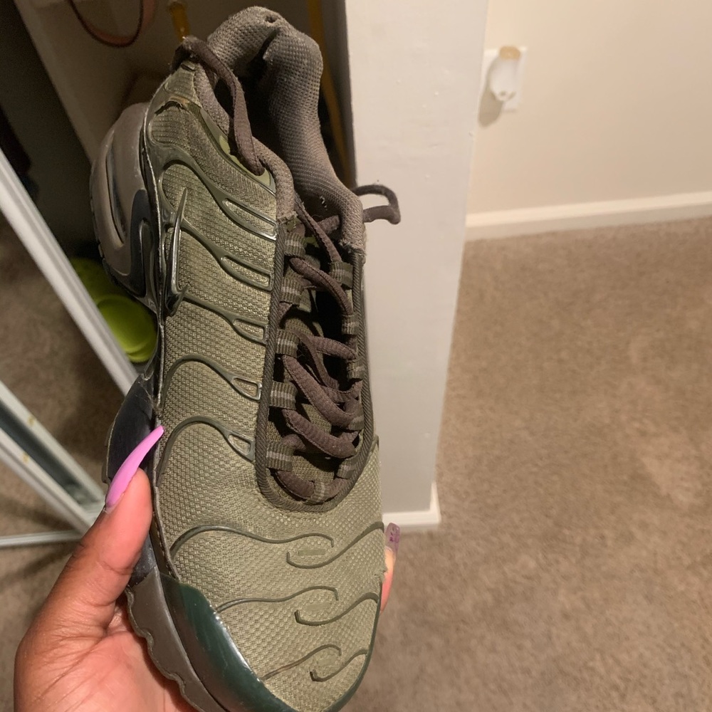 Olive green air max 6.5